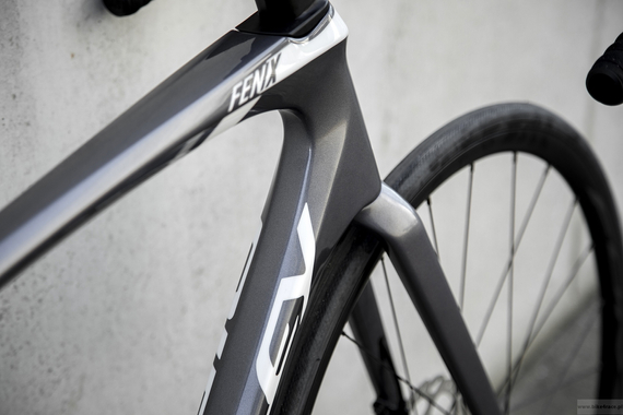 Road bicycle RIDLEY FENIX DISC - 105 Di2 2x12s - color FEN-01As (Arctic Grey Metallic-White- Battleship Grey)