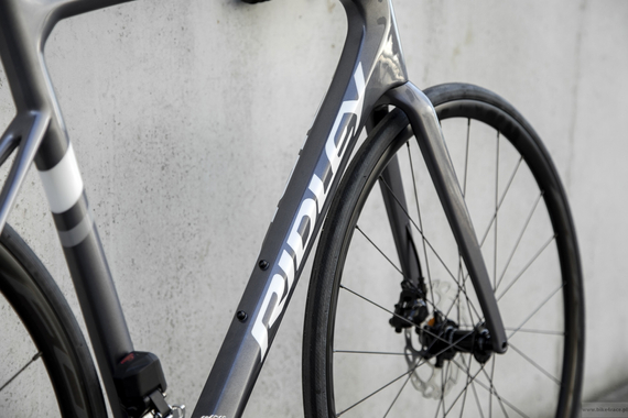 Road bicycle RIDLEY FENIX DISC - 105 Di2 2x12s - color FEN-01As (Arctic Grey Metallic-White- Battleship Grey)