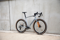 Gravel bicycle RIDLEY KANZO FAST - Rival eTap AXS Classified 1x12s - color KAF-02As (Battleship Grey-Orange-Dove Grey)