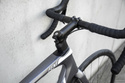 Rower szosowy RIDLEY FENIX DISC - 105 2x11s - kolor FEN-01As (Arctic Grey Metallic-White- Battleship Grey)