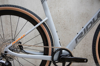 Gravel bicycle RIDLEY KANZO FAST - Rival eTap AXS Classified 1x12s - color KAF-02As (Battleship Grey-Orange-Dove Grey)