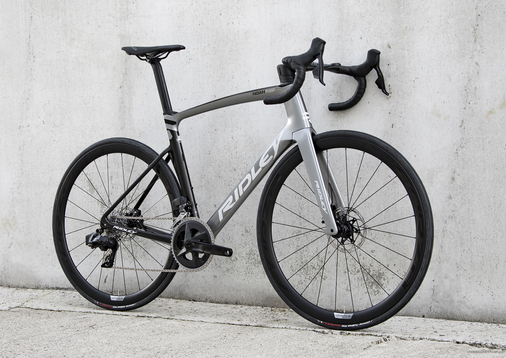 Rower szosowy RIDLEY NOAH FAST DISC - 105 Di2 2x12s - kolor NFD-03Bs (Black Metallic-Empress Grey Metallic-Pale Slate Grey)